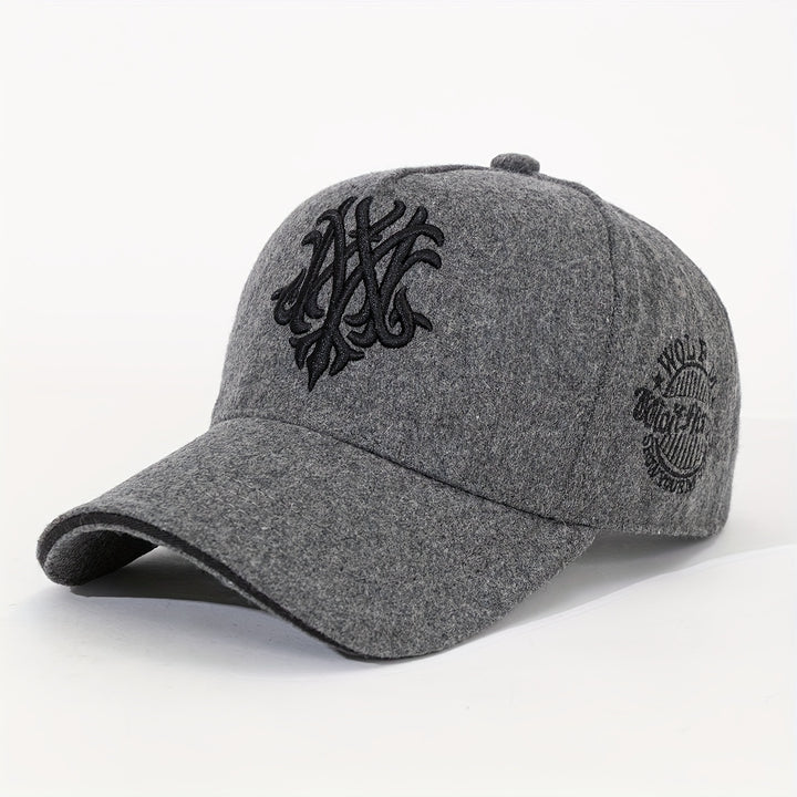 1pc Gorra de Béisbol de Invierno con Logo Gótico 'M' y Adornos Inspirados en NY - Ajustable Unisex Gruesa como Gorra de Papá para Hombres y Mujeres, Clima Frío, Ropa Casual y de Año Nuevo (Gris/) - Lavable a Mano